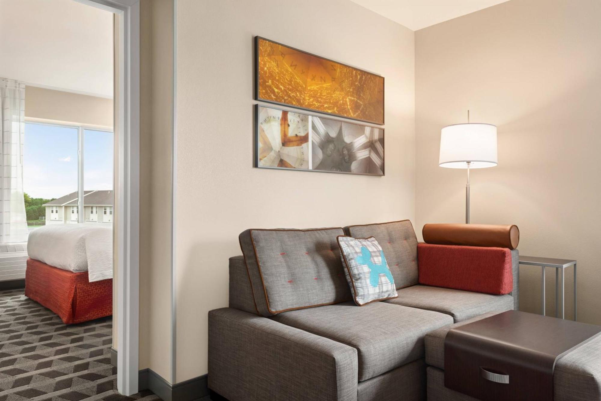 Towneplace Suites By Marriott Janesville Exterior photo